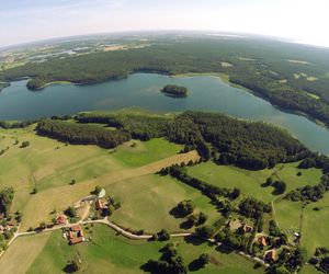 Ta kraina to raj dla turystów. Znajduje się tam m.in. „mazurski Sopot”