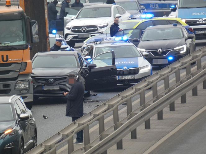 Warszawa. Pościg za kradzionym autem 