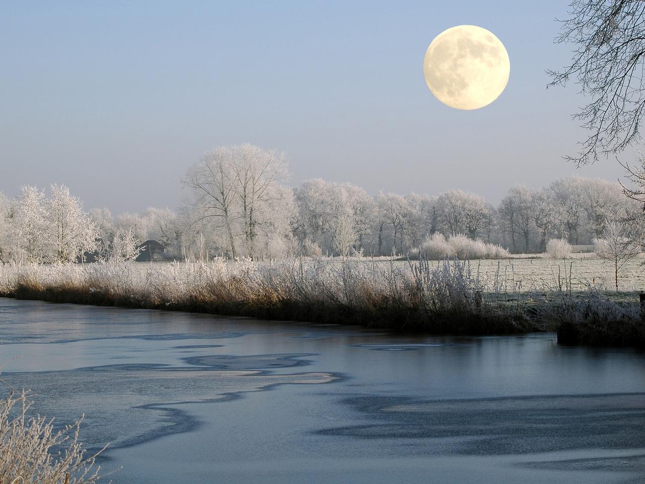 Pełnia Śnieżnego Księżyca 2022. Warto spojrzeć w niebo!