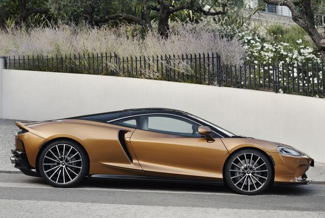 McLaren GT - opływowa linia
