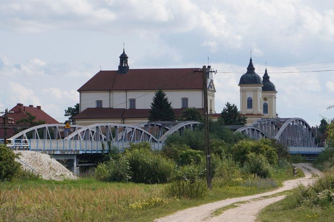 Czy to miasto leży w Podlaskiem? Wybierzesz je spośród innych miast Polski?