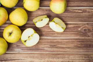 Jabłka w kapturkach: przepis na zdrowy deser, który spodoba się wszystkim dzieciom