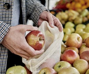 Zwalczą pokusę na słodkie i mają mało kalorii. 7 owoców najlepszych na odchudzanie