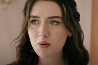 Wichrowe wzgórze. Halil wręcza Zeynep pierścionek matki