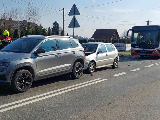 Wypadek z udziałem autobusu w Wąchocku