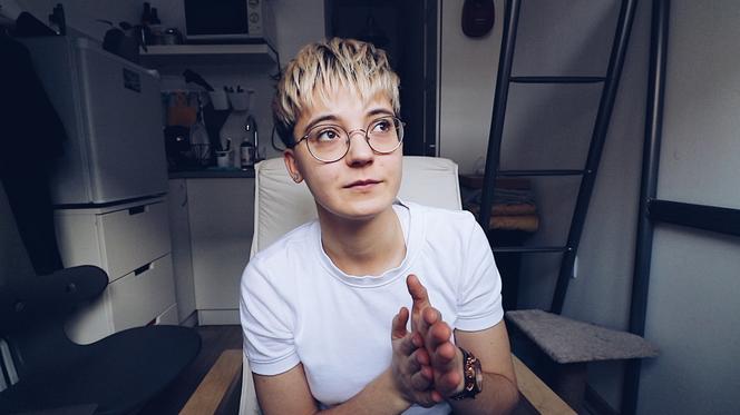 Poznań: 9-metrowa kawalerka kosztuje ją 1000 zł! Jak tam żyć? "Lodówki używam jako stolika"