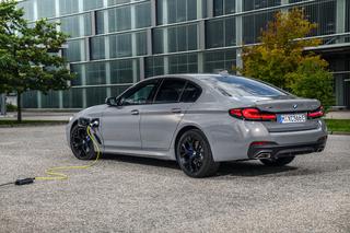 (2021) BMW 545e xDrive PHEV