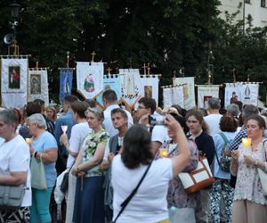 76. rocznica Cudu Lubelskiego. Procesja różańcowa w centrum Lublina