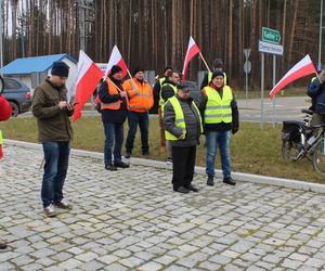 Protest rolników 20 marca. Blokada dróg m.in. w Dywitach i Olsztynku. Policja pilnuje bezpieczeństwa