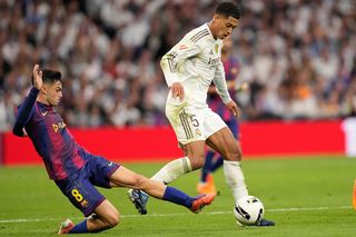 Już trzy gole w El Clasico! Tak padały bramki w pierwszej połowie! [WIDEO]
