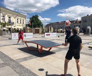 Turniej w teqball na kieleckim Rynku