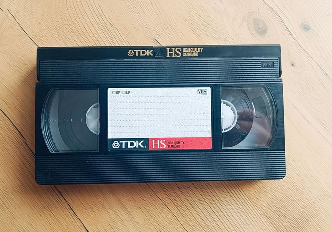 Pamiątki z lat 90. i wczesnych lat 2000