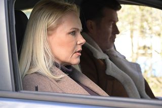 Pierwsza miłość, odcinek 4020: Łucja Reterska (Anna Samusionek), detektyw (Leszek Żukowski)