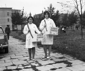 Fast food w PRL: bułka z pieczarkami i kiełbaska z wody