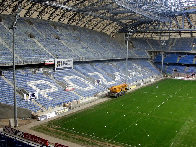 Stadion Lech Poznań, trybuny