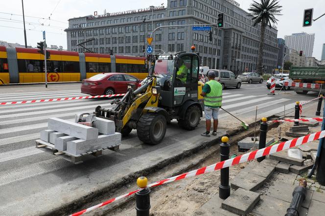 Ruszyły prace na pl. Trzech Krzyży i w jego okolicach