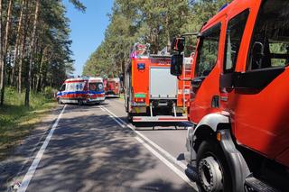 Podlaskie. Tragiczny wypadek na dk 64. Dachowała osobówka. Nie żyje jedna osoba