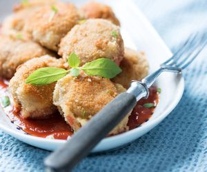 Pieczarki w serowym cieście. Łatwa i szybka przekąska na ostatnią chwilę