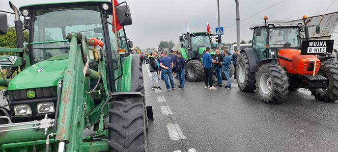 Protest rolników 4 sierpnia. Agrounia: blokada DK 12 w Łódzkiem potrwa dwa dni!