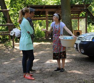 Blondynka 2 sezon odcinek 17 (odc. 4). Jasiunia (Izabela Dąbrowska), Pula Hula (Krzysztof Kiersznowski)