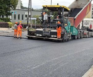 Drogowe remonty w Starachowicach. Fragment ulicy Piłsudskiego otwarty dla kierowców