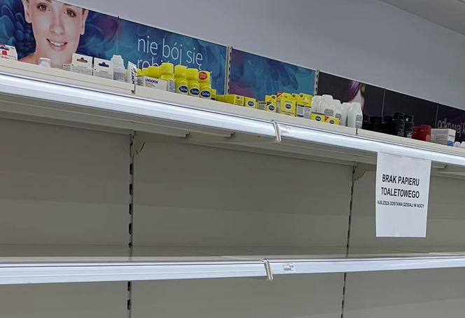 Koronawirus. Mieszkańcy Wrocławia masowo ruszyli do sklepów