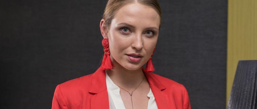 Barwy szczęścia, Karolina (Magdalena Łaska)