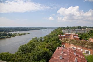 Oto najlepsze miejsce do życia na Mazowszu. Zielona oaza tuż pod Warszawą. Ranking top 10 według AI