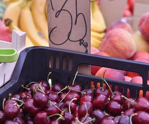 Ceny warzyw i owoców zwalają z nóg! Drożyzna na warszawskich bazarach 