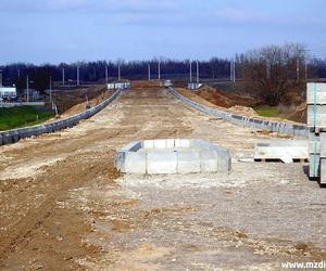 Są przepusty i most. Zgodnie z planem idą pracę z budową trzeciego odcinka trasy N-S