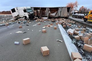 Karambol na autostradzie A4. Zderzyło się siedem samochodów. Są zabici i ranni