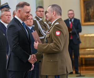 Gen. Kukuła przyjmuje nominację od prezydenta Dudy