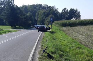 13-latek na hulajnodze zderzył się z audi. Chłopiec z urazem głowy trafił do szpitala