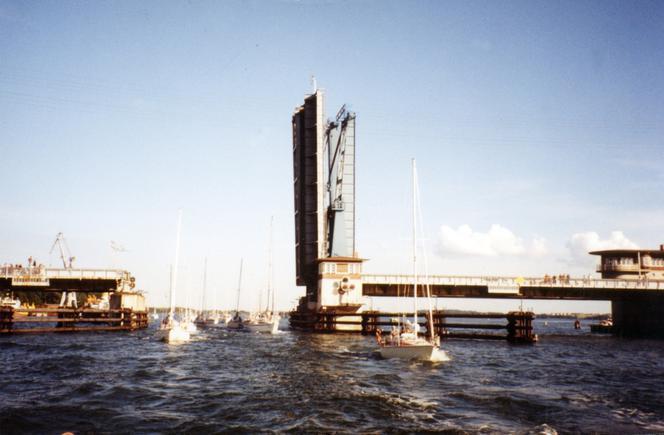 Most zwodzony, pomiedzy Stralsundem a Rugia - fot. W. Seidler