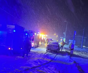 Wypadek w Kaniowie. Samochód zderzył się z pociągiem