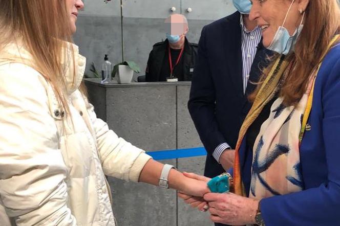 Angielska księżna spotkała się z uchodźcami w Warszawie. Towarzyszył jej prezydent Trzaskowski