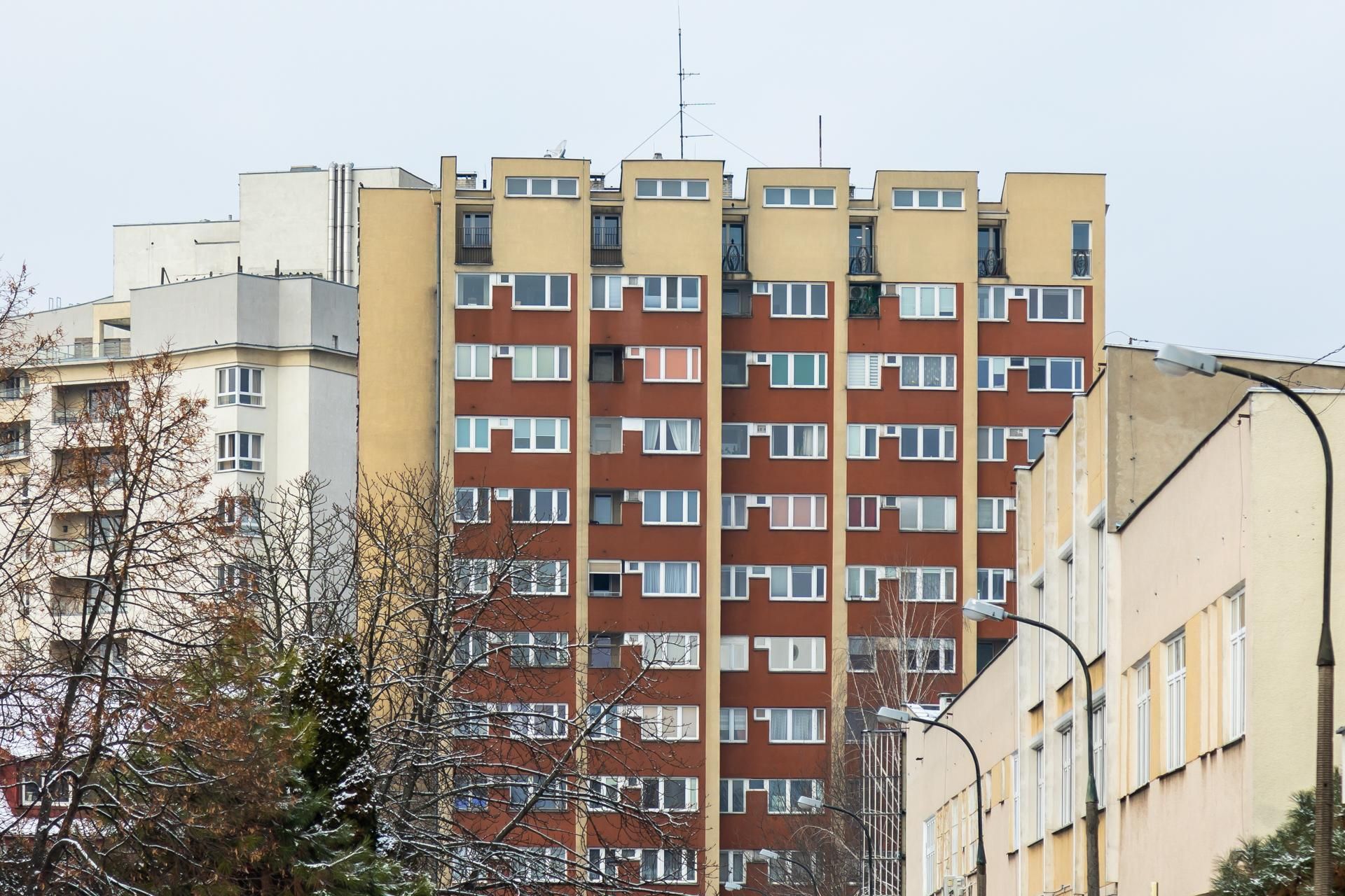 "Dom samotnych" na Etiudy Rewolucyjnej 9 w Warszawie
