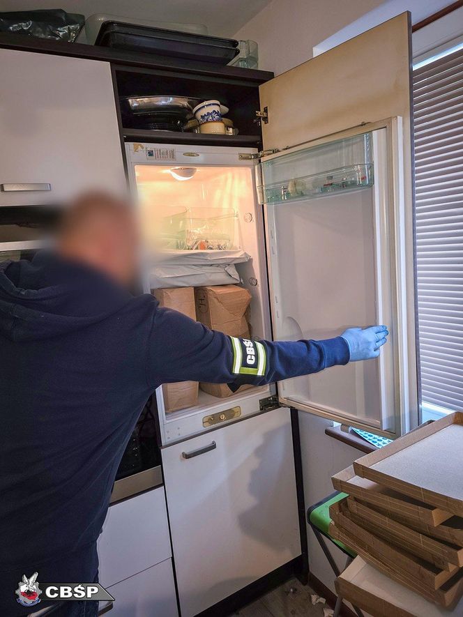 CBŚP rozbiło gigantyczną fabrykę leków