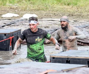 Runmageddon w Katowicach 2025. Błoto, pot i triumf na Hałdzie Kostuchna