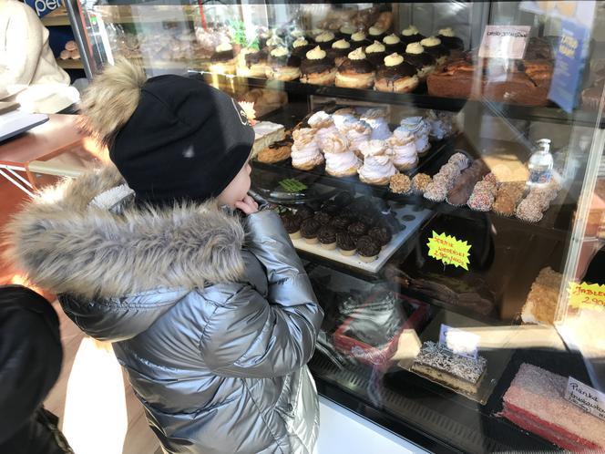 Kolejki przed cukierniami w Kraśniku w Tłusty Czwartek