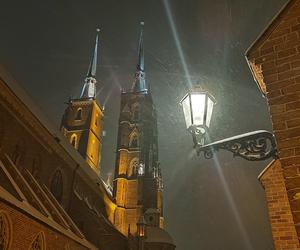 Ostrów Tumski we Wrocławiu w zimowej odsłonie. To miejsce trzeba odwiedzić [zdjęcia]