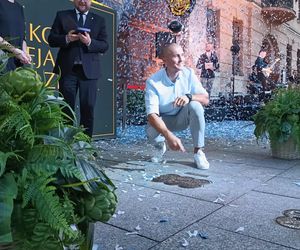 Mirosław Ziętarski z Katarzynką w Piernikowej Alei Gwiazd