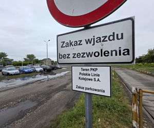 Mandaty za parkowanie przy PKP