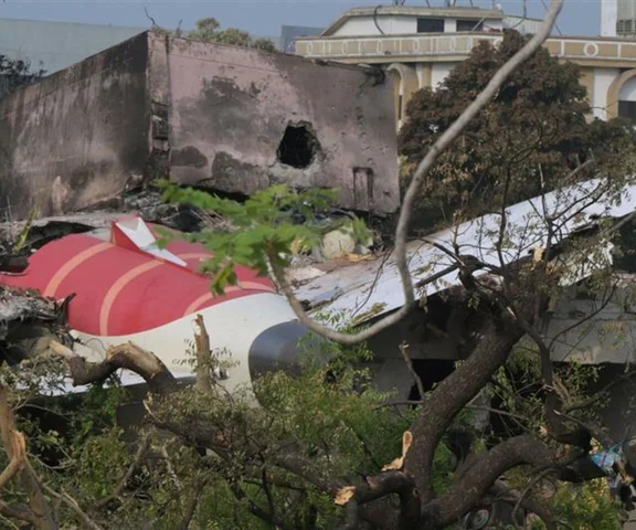 Pomyłka w kokpicie i 260 ofiar. Katastrofa Air India pod lupą