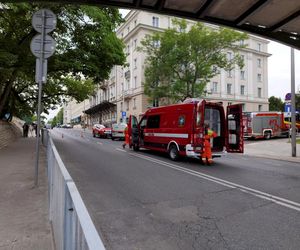 Ludzie usłyszeli huk, z okien buchnął pył. Runęła część zabytkowej kamienicy w Śródmieściu