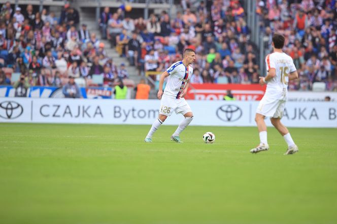 Górnik Zabrze remisuje z Koroną Kielce. Ratunek nadszedł w ostatnich minutach. Wielkie emocje na trybunach