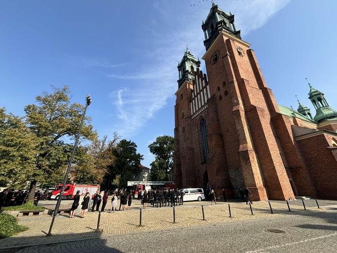 Pogrzeb strażaka Patryka Michalskiego. 34-latek zginął gasząc pożar kamienicy w Poznaniu