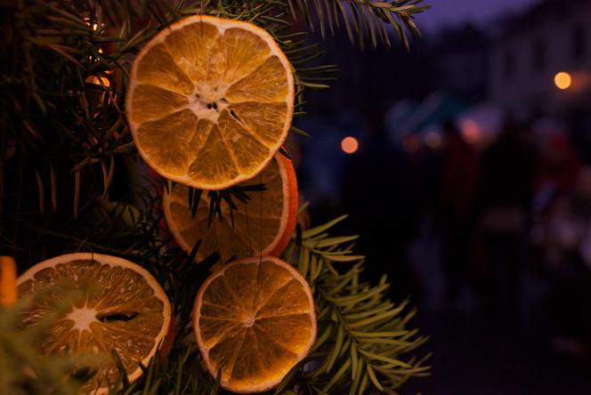 Boże Narodzenie kojarzy się z zapachem suszonych pomarańczy