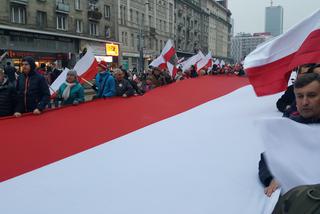 Biało-czerwony marsz na ulicach Warszawy