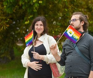 VI Toruński Marsz Równości. Przeciwnicy modlili się w centrum